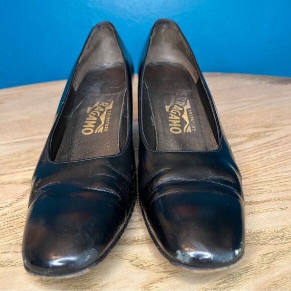 Salvatore Ferragamo Black Leather Pump Metallic Heel Size 8.5 Narrow - Picture 6 of 13